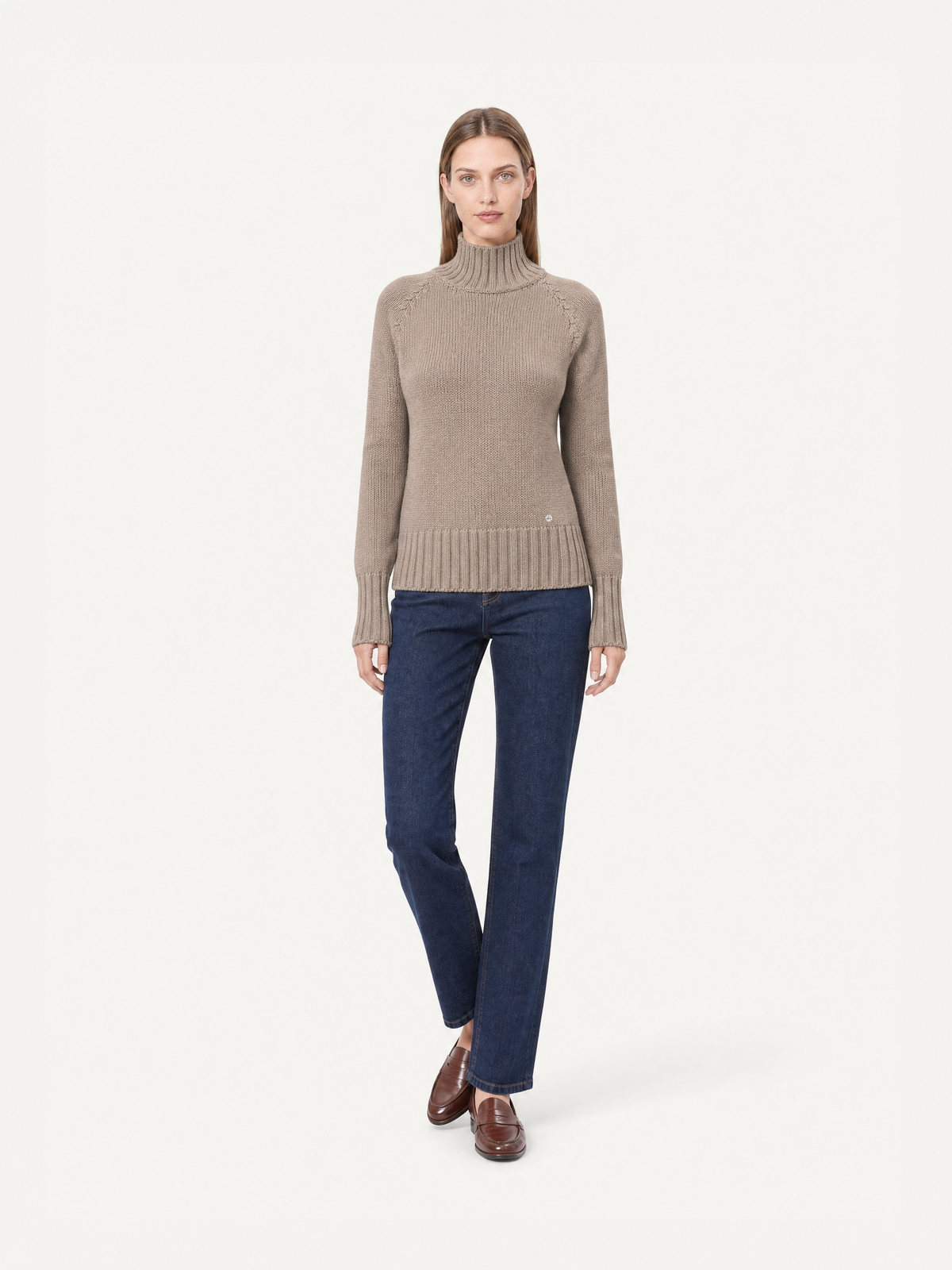 Dolcevita Donna in 100% lana merino colore corda indossato