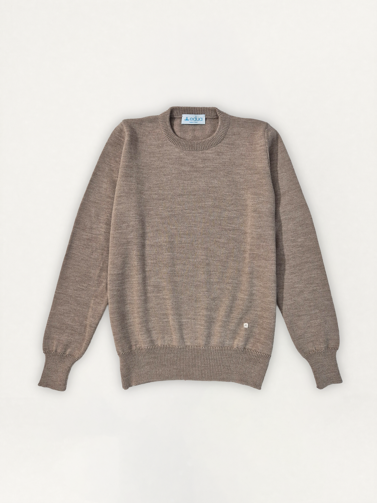 Maglione Girocollo Donna in 100% lana merino colore corda su sfondo bianco